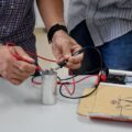 Jak długo trzeba się uczyć, żeby zostać elektrykiem?