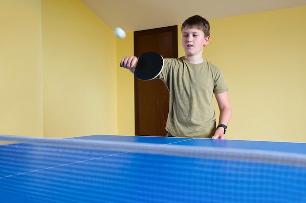 Z czego zrobić stół do ping ponga, aby spełniał swoją funkcję?